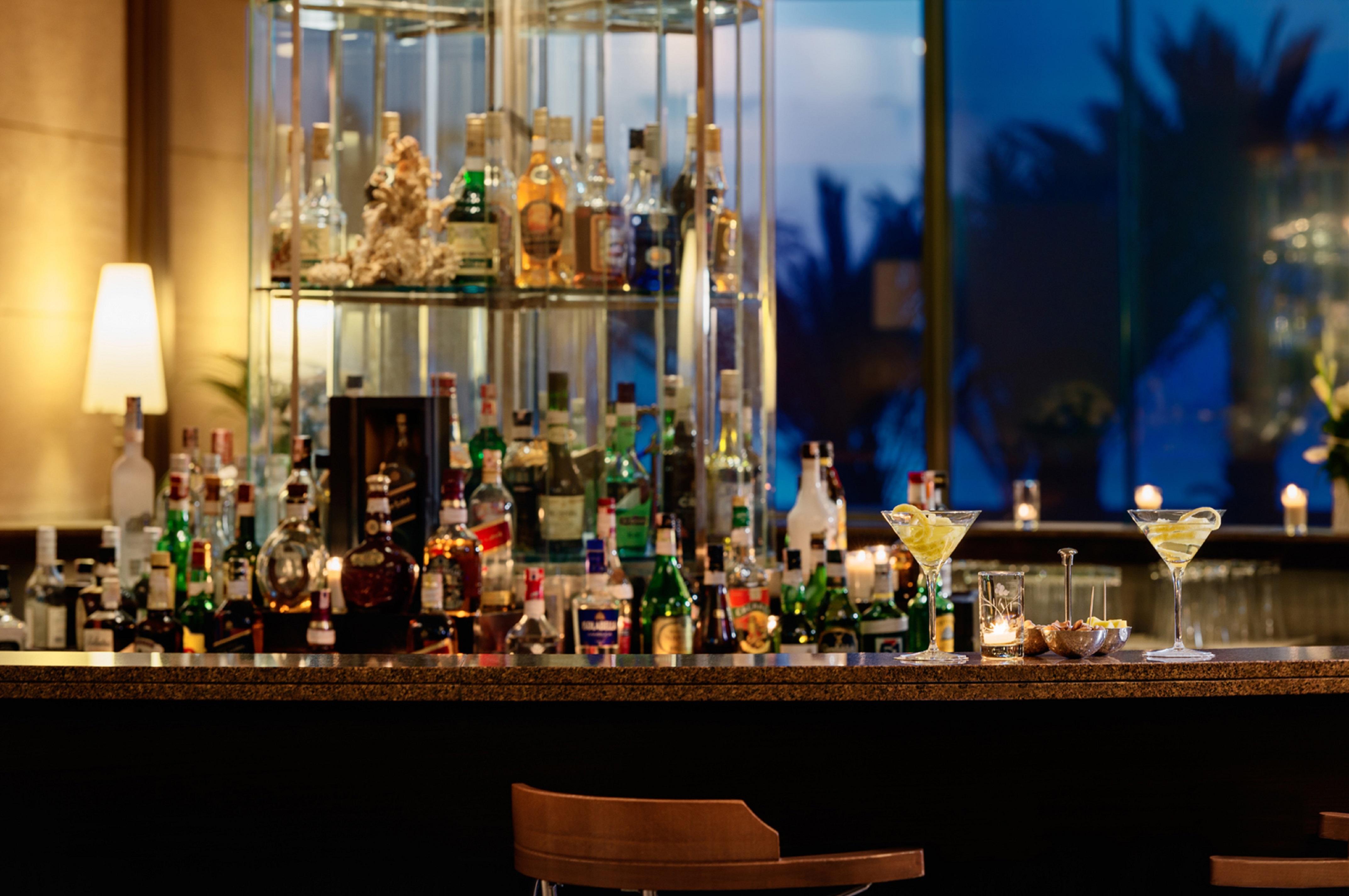 Moevenpick Hotel & Casino Malabata Tanger Ngoại thất bức ảnh The bar at the 1919