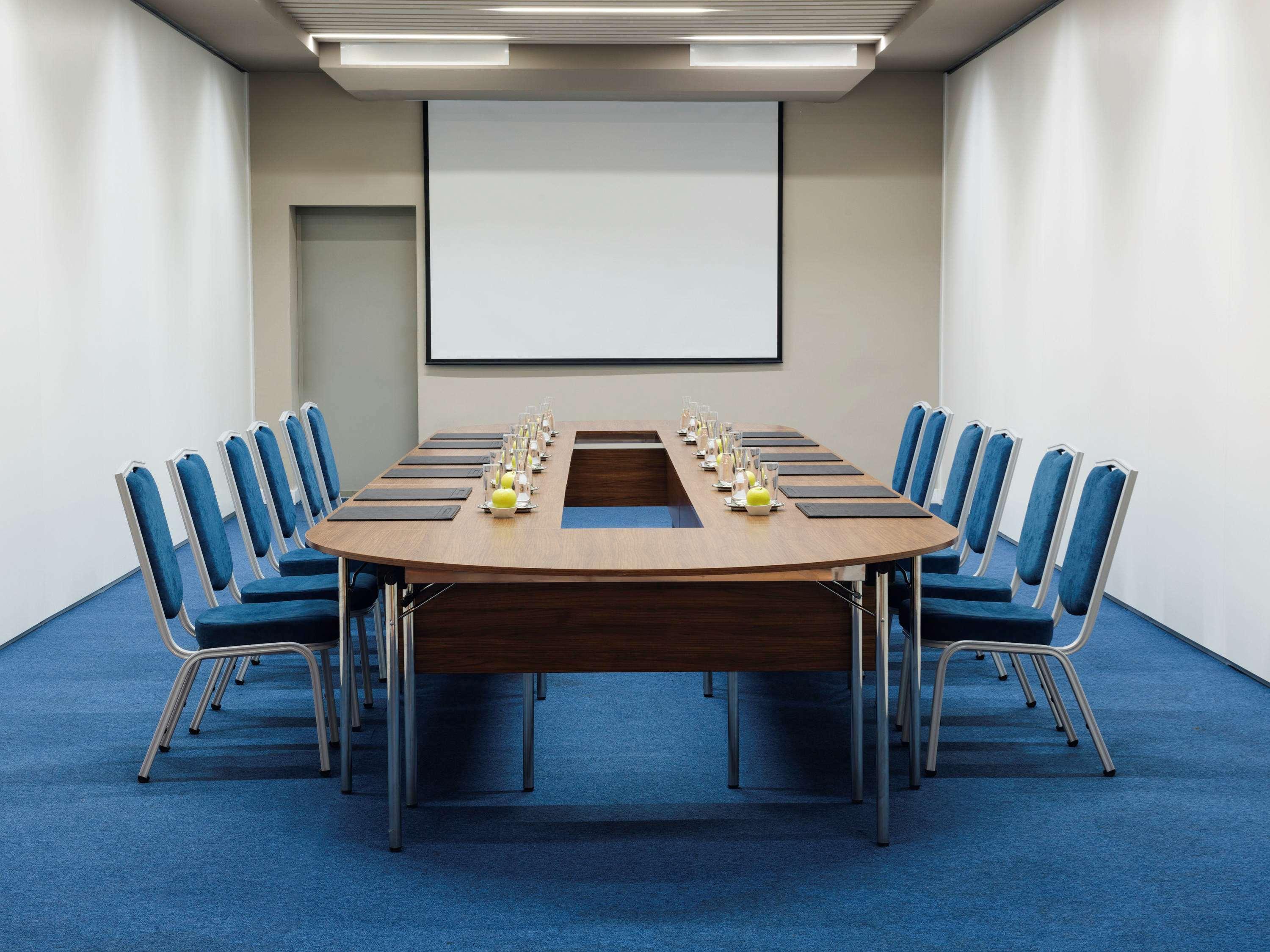 Moevenpick Hotel & Casino Malabata Tanger Ngoại thất bức ảnh A typical meeting room