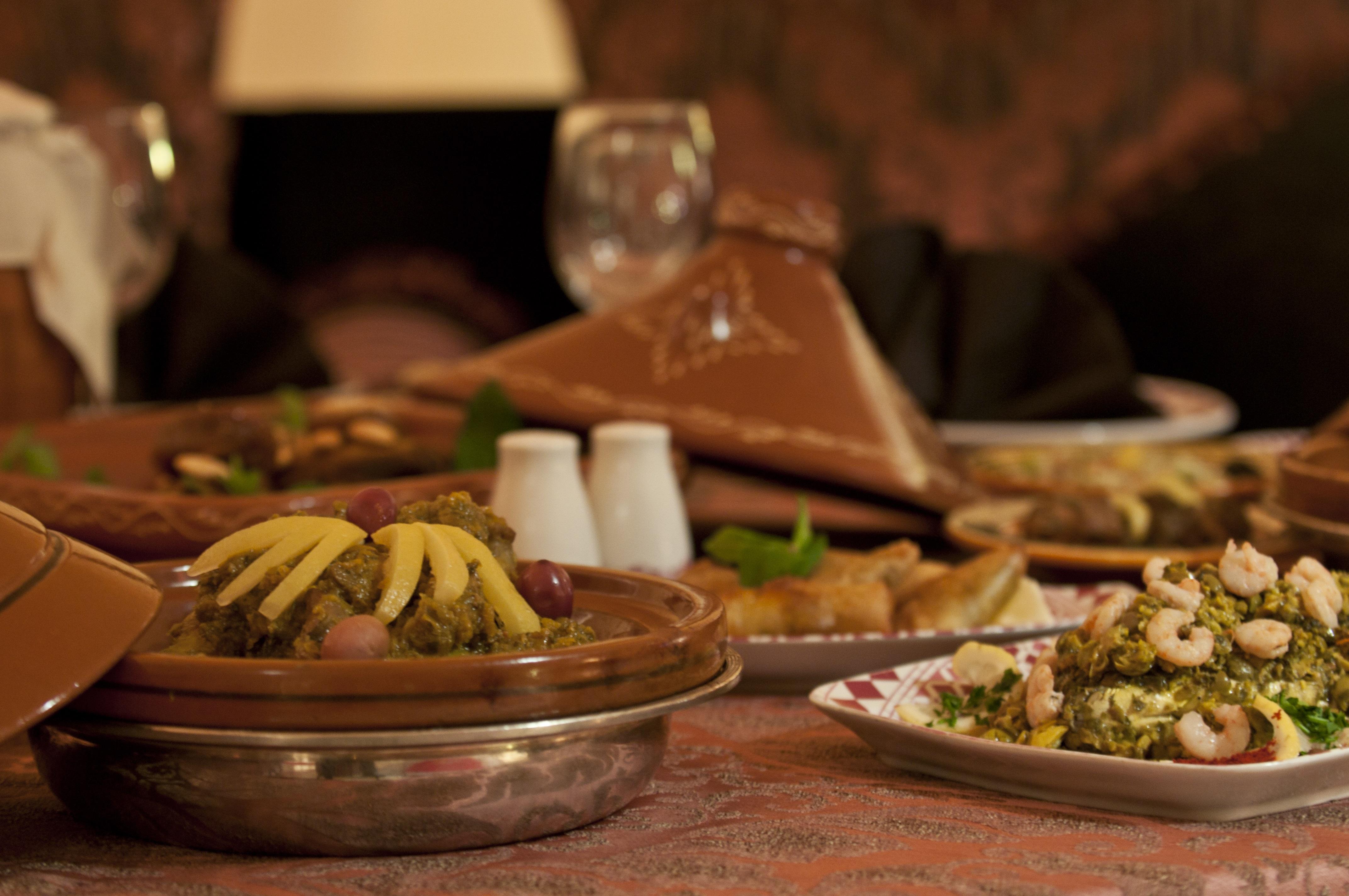 Moevenpick Hotel & Casino Malabata Tanger Ngoại thất bức ảnh A selection of Moroccan cuisine