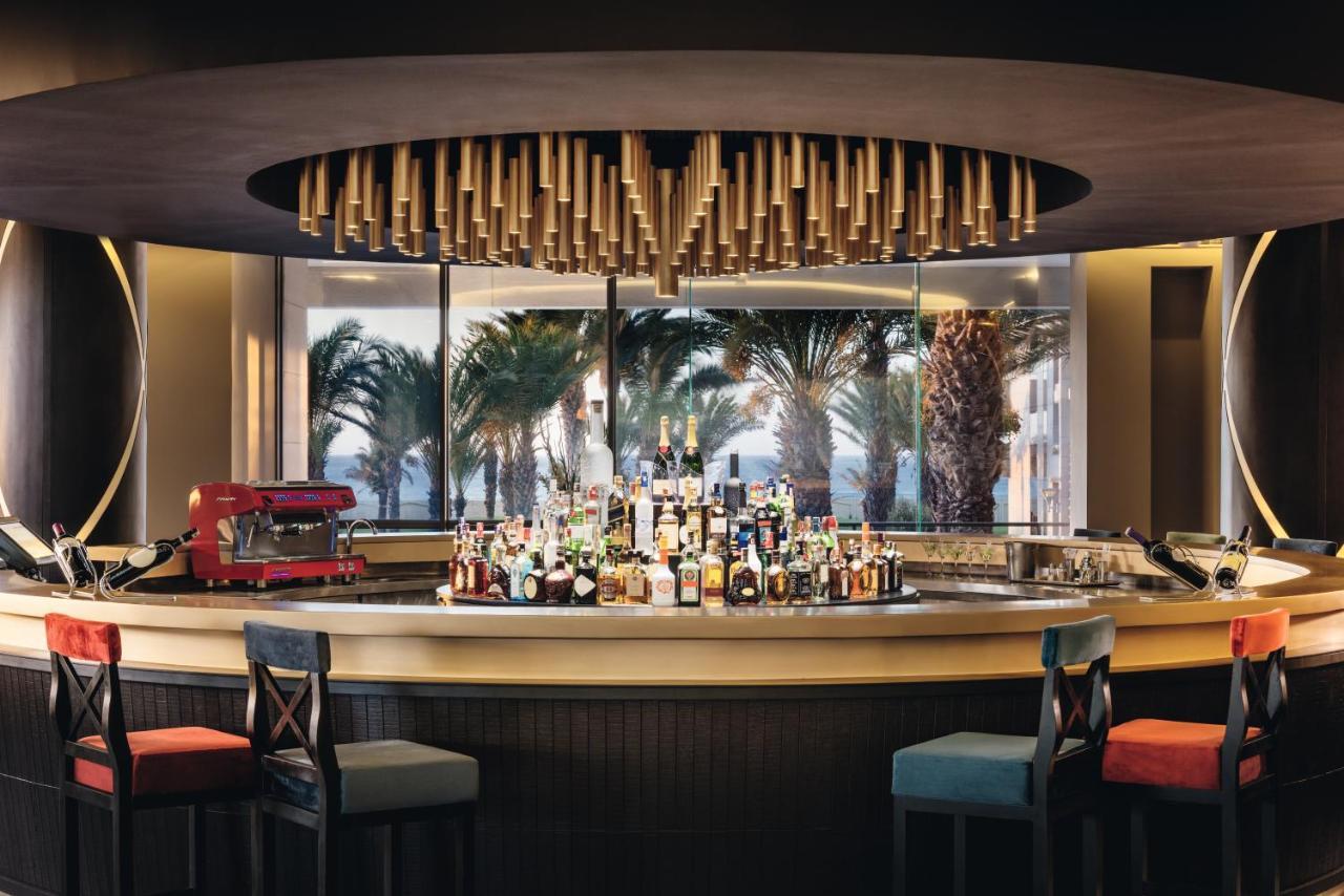 Moevenpick Hotel & Casino Malabata Tanger Ngoại thất bức ảnh The bar at the 101 Lounge