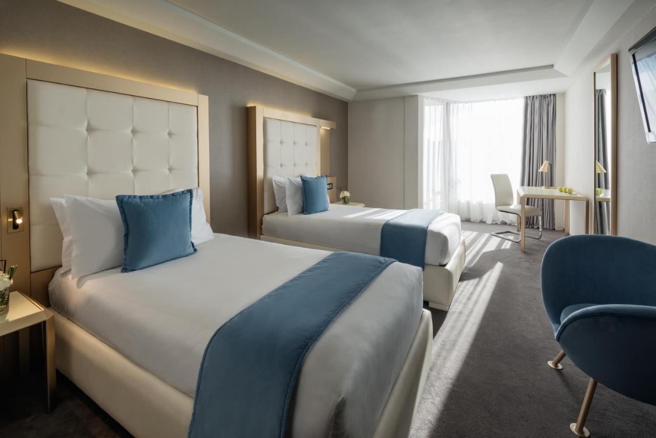 Moevenpick Hotel & Casino Malabata Tanger Ngoại thất bức ảnh A room at the hotel