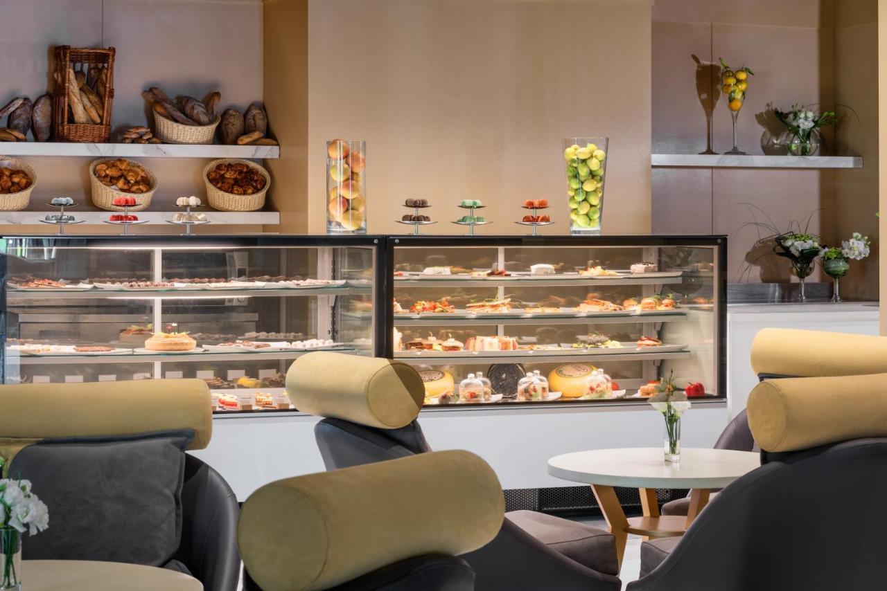 Moevenpick Hotel & Casino Malabata Tanger Ngoại thất bức ảnh A pastry display case